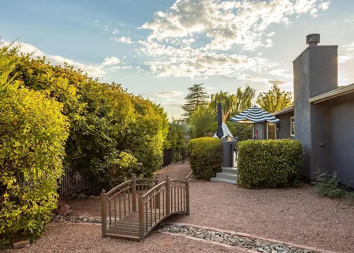 Crimson Canyon - Majestic Nature Southwest Charm Sedona